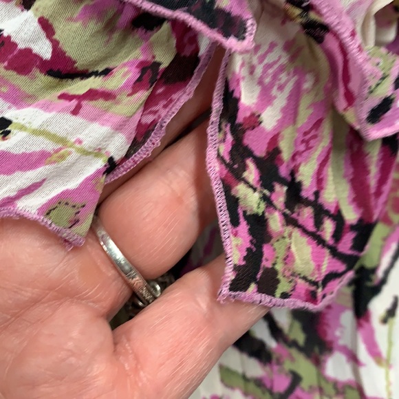 Le Caviar ๐ ๐ค ๐ค Ruffled Button Down Blouse - Picture 13 of 15